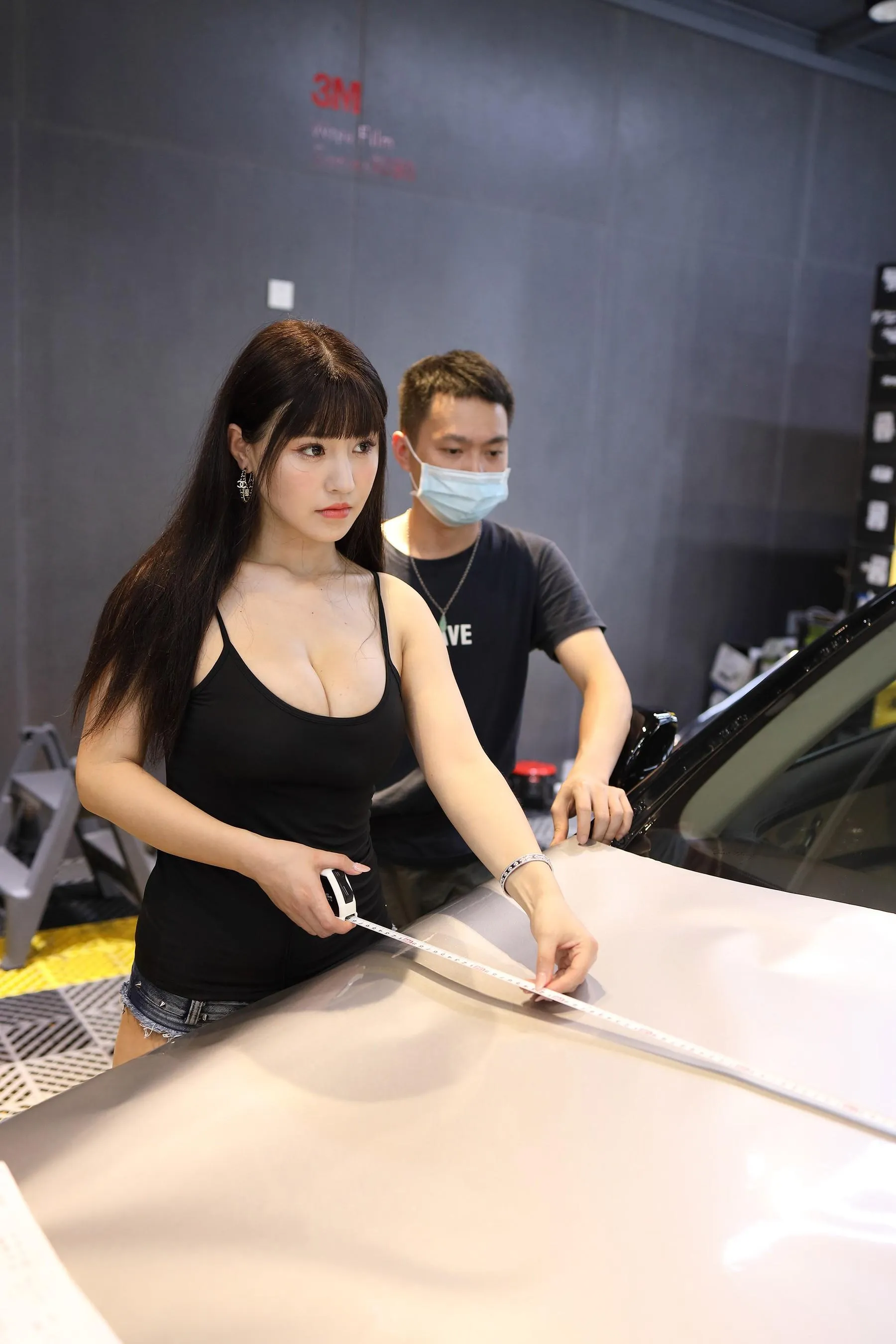 魔镜街拍 NO.173 “称职”的女洗车工 [425P]插图1